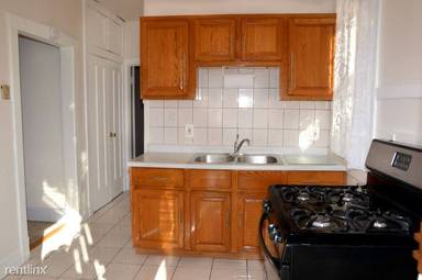 Main picture of 2650 N Springfield Ave