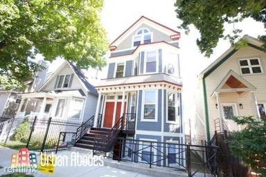 Main picture of 3023 N Oakley Ave