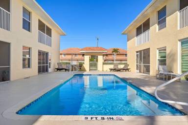 Main picture of 838 SW 47th Ter