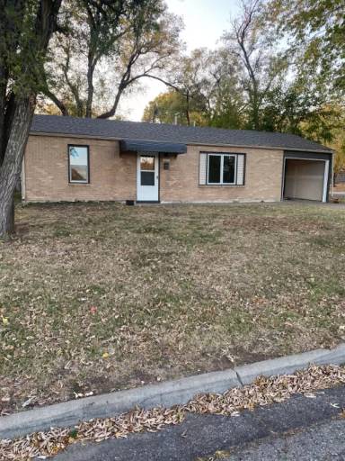 Main picture of 2201 SW Eveningside Dr