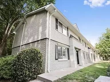 Main picture of Arbors at Sandy Springs Condominiums
