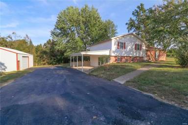 Main picture of 23380 Roosevelt Rd