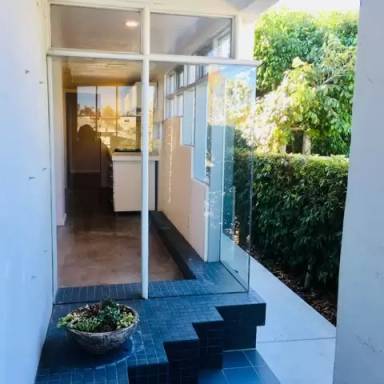 Main picture of 1420 Vine St