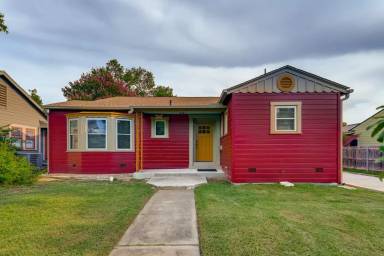 Main picture of 2040 W Mistletoe Ave