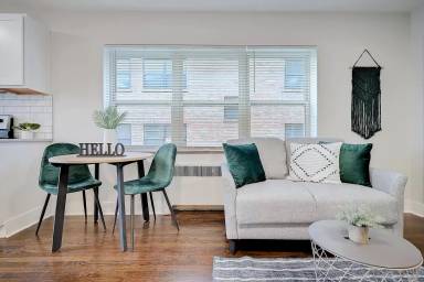 Main picture of 2626 Victory Pkwy