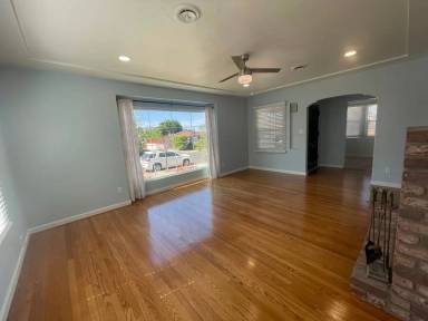 Main picture of 4441 49th St