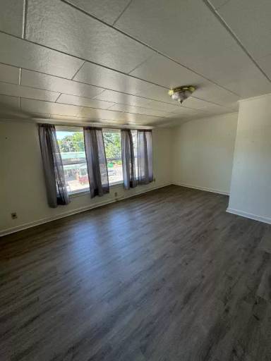 Main picture of 101 S Birch St