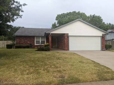 Main picture of 3612 S Oak Ave