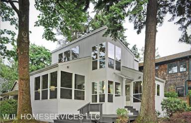 Main picture of 5700 80th Ave SE