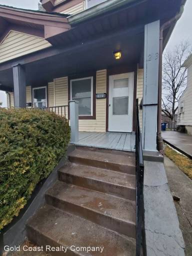 Main picture of 201 Pleasant Ave
