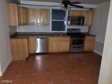 Main picture of 675 Summer St