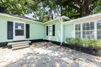 Main picture of 208 Leftwich St