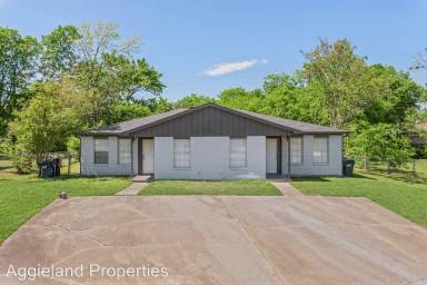 Main picture of 311 Columbia Ct