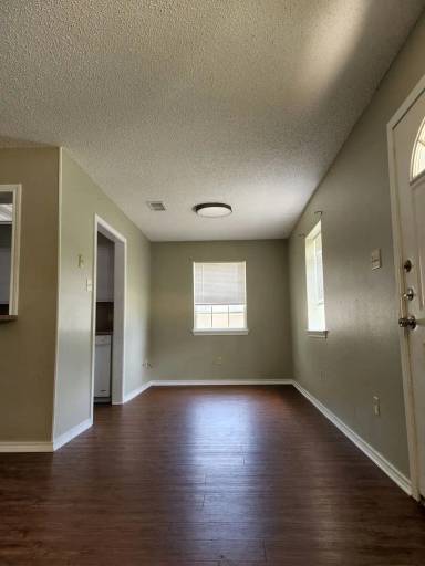 Main picture of 3712 Bluff Oak St
