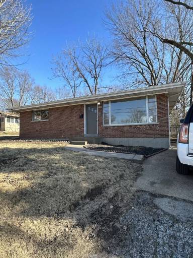 Main picture of 250 S New Florissant Rd