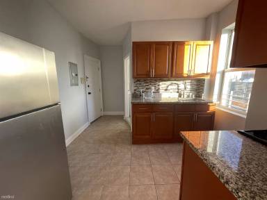 Main picture of Hudson Ave