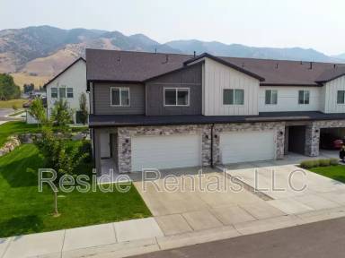 Main picture of 570 N 245 E