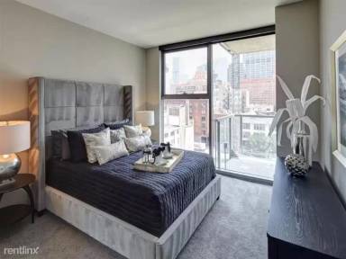 Main picture of 626 W Randolph St
