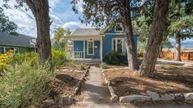 Main picture of 2917 W Pikes Peak Ave
