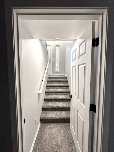 Main picture of 2571 W Beth Loop