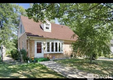 Main picture of 9523 Sayre Ave