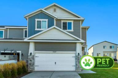 Main picture of 7227 N Clover Leaf Ln