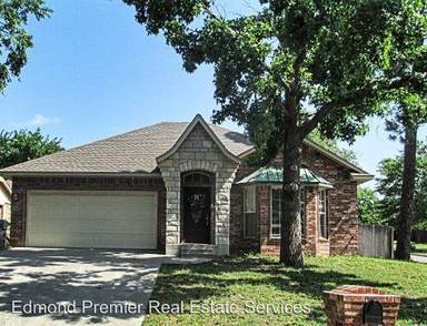 Main picture of 7701 NW 14th St