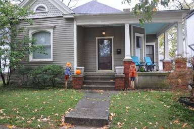 Main picture of 308 S Broadway Park