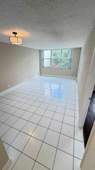 Main picture of 9461 Evergreen Pl