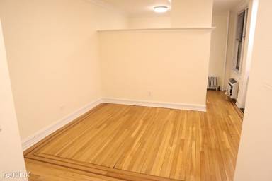 Main picture of 214 E 51st St