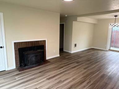 Main picture of 7407 N Alma Ave