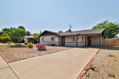 Main picture of 519 W 19th St