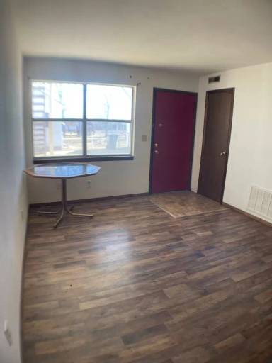 Main picture of 1111 W 10th St