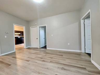 Main picture of 479 Bay St