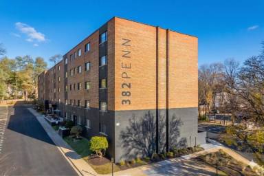 Main picture of 382 Pennsylvania Ave