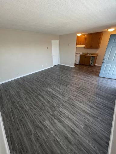 Main picture of 640 E 16th St