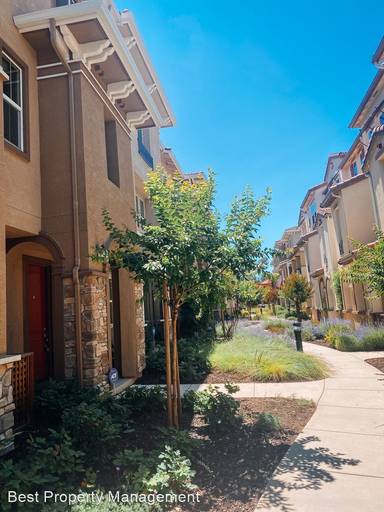 Main picture of 760 Camden Cmn