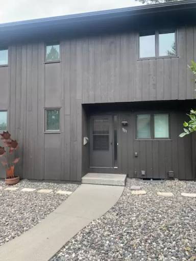 Main picture of 903 13th St W