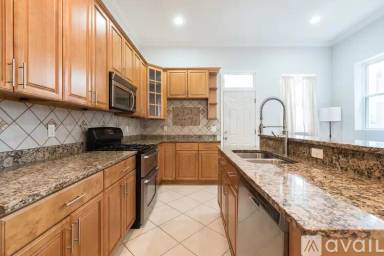 Main picture of 2208 Linden Ave