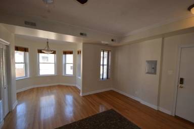 Main picture of 861-83 W Cornelia Ave