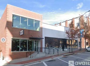 Main picture of 240 W Clayton St