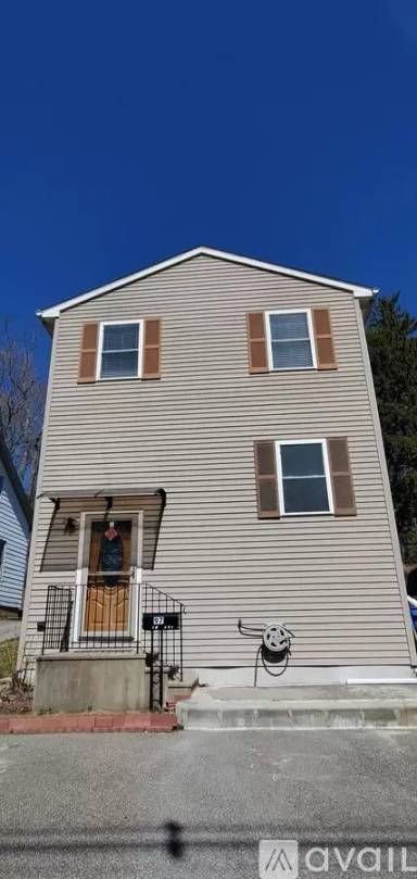Main picture of 97 Dunham St