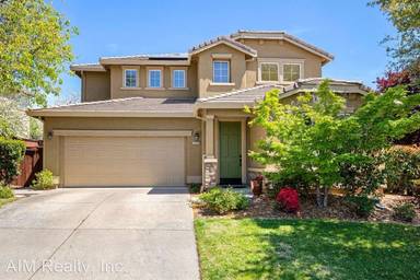 Main picture of 2212 Muratura Way