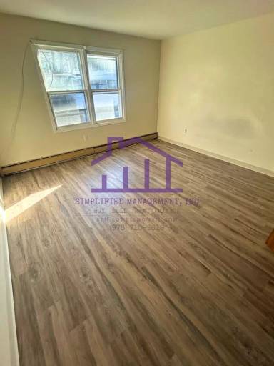 Main picture of 208 Plymouth St