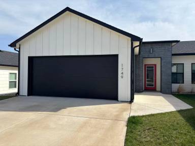 Main picture of 1747 S Hickory Creek Ct