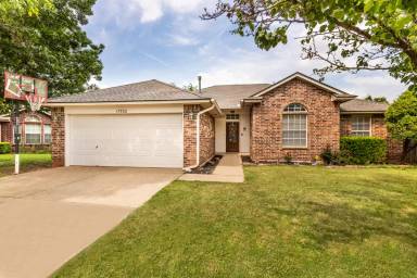 Main picture of 17320 Sun River Ct