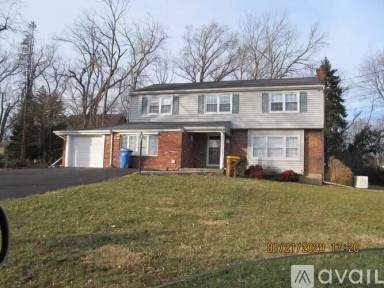 Main picture of 45 Noreen Dr