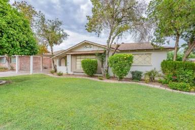 Main picture of 3007 N 84th Pl