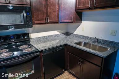 Main picture of 511 E White St