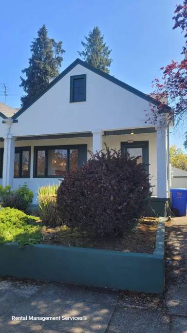 Main picture of 3628 NE 45th Ave